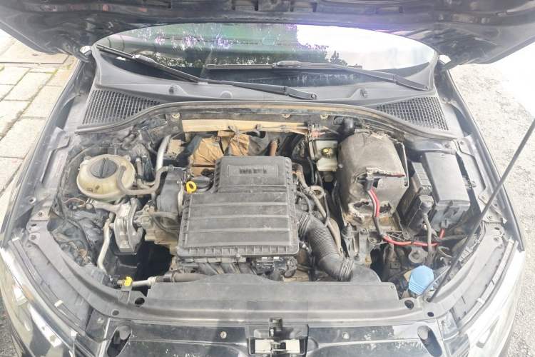 Used Skoda Octavia 2016 1.6L Automatic Chuanxing Edition Engine Bay