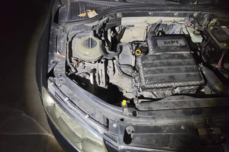 Used Skoda Octavia 2016 1.6L Automatic Chuanxing Edition Engine Bay Right