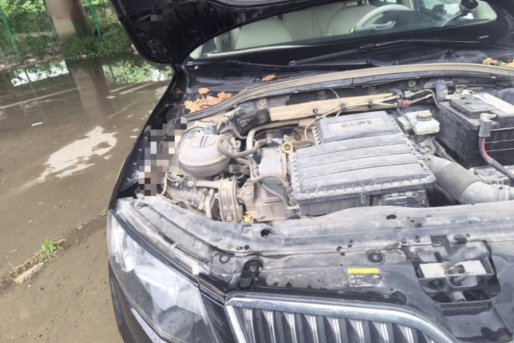 Used Skoda Octavia 2016 1.6L Manual Trend Edition Engine Bay Right