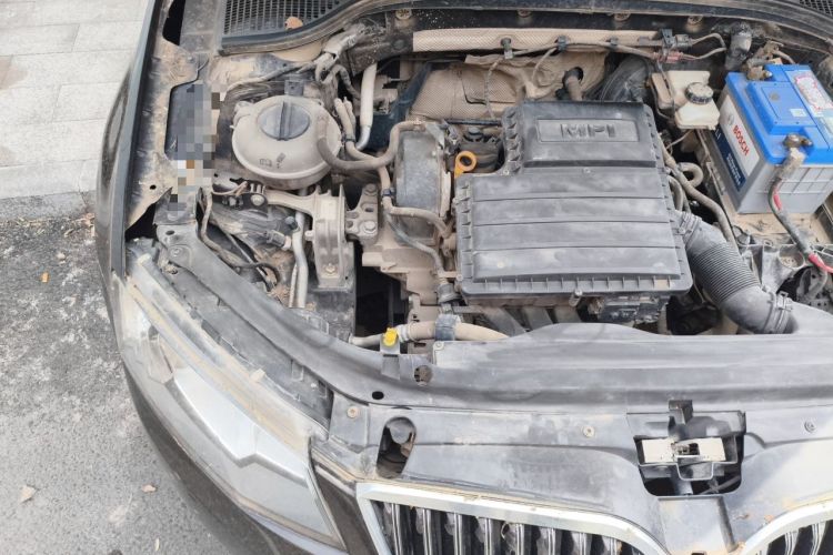 Used Skoda Octavia 2016 1.6L Manual Trend Edition Engine Bay Right