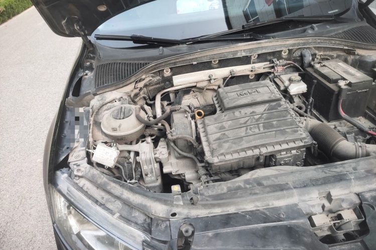 Used Skoda Octavia 2016 1.6L Automatic Chuanxing Edition Engine Bay Right