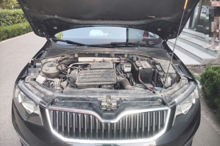 Used Skoda Octavia 2016 1.6L Automatic Chuanxing Edition Engine Bay