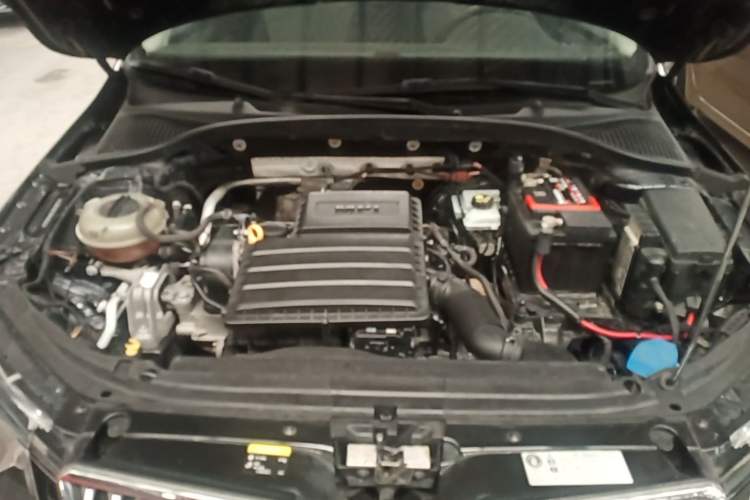 Used Skoda Octavia 2016 1.6L Automatic Chuanxing Edition Engine Bay