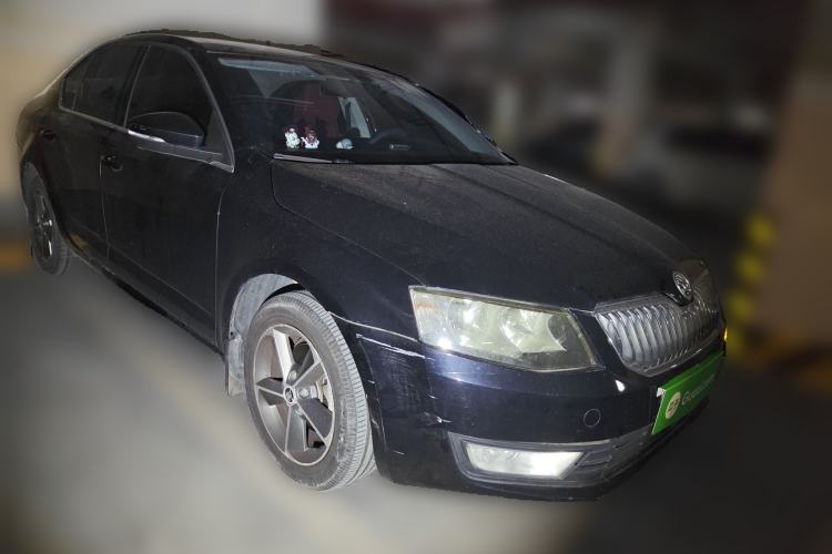 Used Skoda Octavia 2016 1.6L Automatic Chuanxing Edition Front Right 45 Deg
