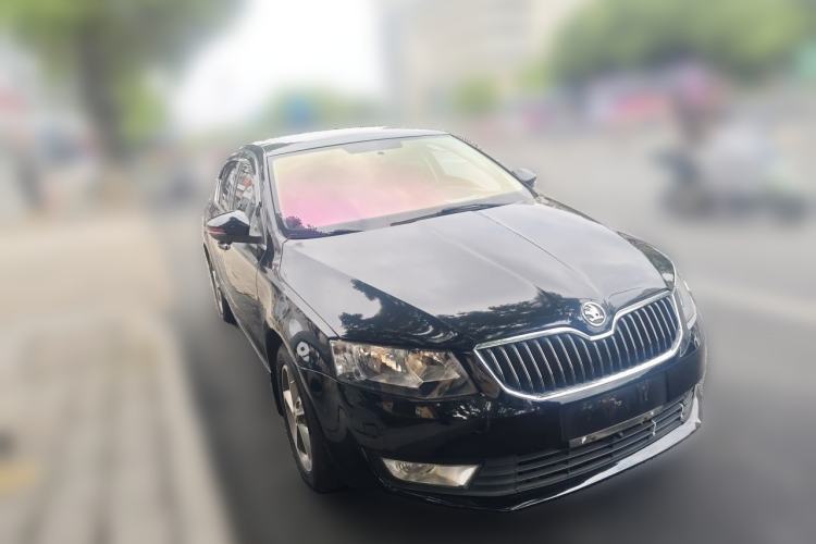 Used Skoda Octavia 2016 1.6L Automatic Chuanxing Edition Front Right 45 Deg