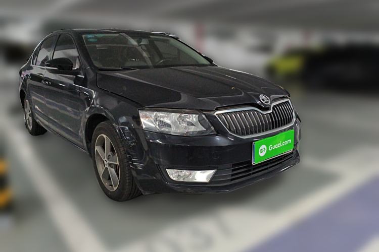 Used Skoda Octavia 2016 1.6L Automatic Chuanxing Edition Front Right 45 Deg