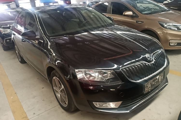 Used Skoda Octavia 2016 1.6L Automatic Chuanxing Edition Front Right 45 Deg