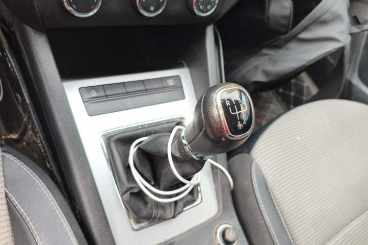 Used Skoda Octavia 2016 1.6L Manual Trend Edition Gear Lever
