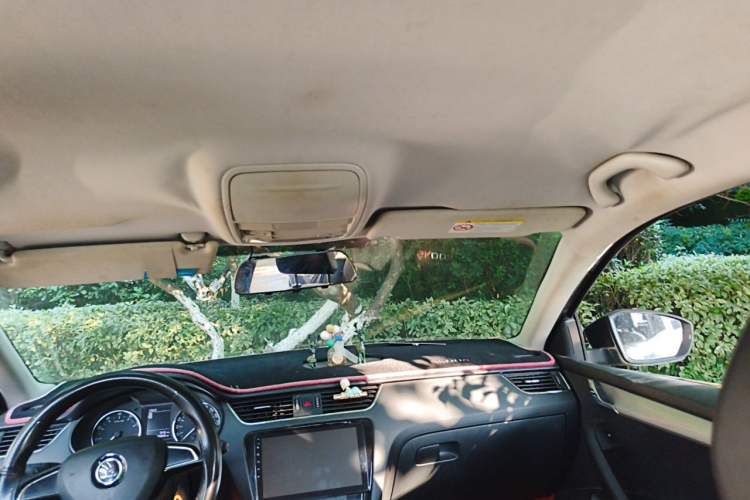 Used Skoda Octavia 2016 1.6L Automatic Chuanxing Edition Headliner