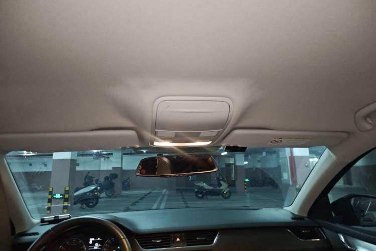 Used Skoda Octavia 2016 1.6L Automatic Chuanxing Edition Headliner