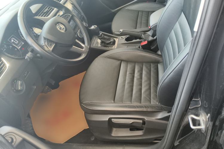 Used Skoda Octavia 2016 TSI280 DSG Smart Drive Edition Left Front Seat
