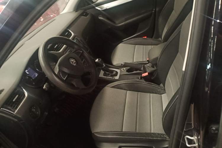 Used Skoda Octavia 2016 1.6L Automatic Chuanxing Edition Left Front Seat