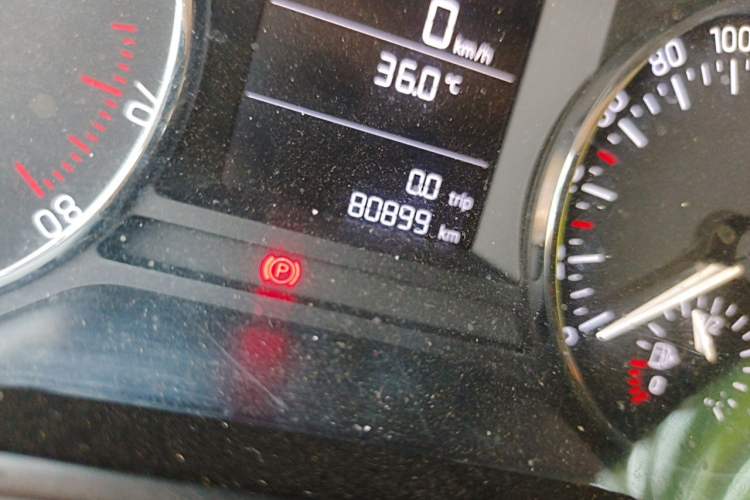 Used Skoda Octavia 2016 1.6L Automatic Chuanxing Edition Odometer Close Up