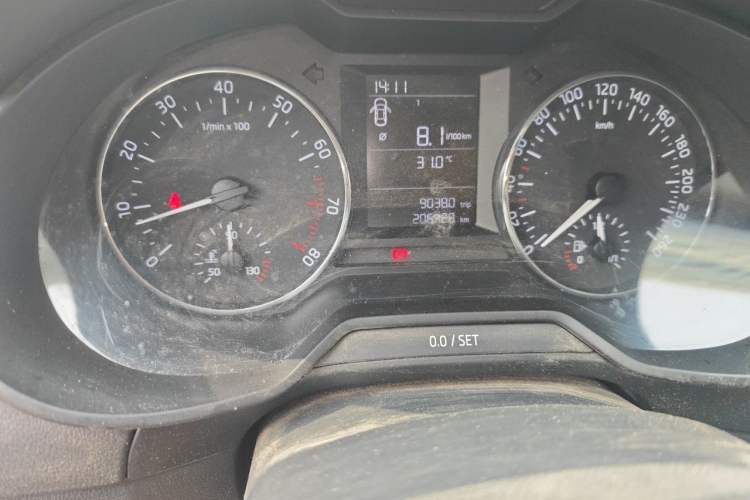 Used Skoda Octavia 2016 1.6L Manual Trend Edition Odometer Close Up