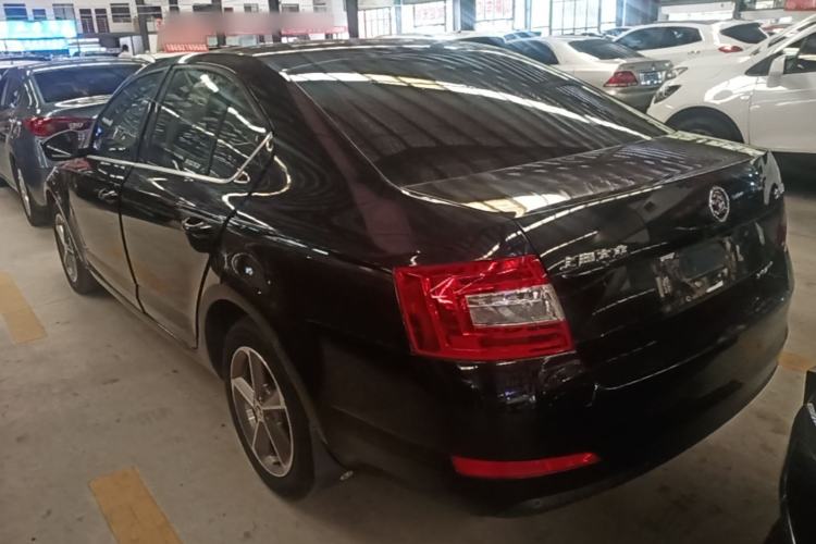 Used Skoda Octavia 2016 1.6L Automatic Chuanxing Edition Rear Left 45 Deg