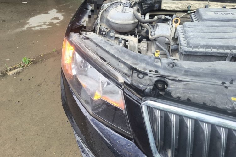 Used Skoda Octavia 2016 1.6L Manual Trend Edition Right Front Headlight