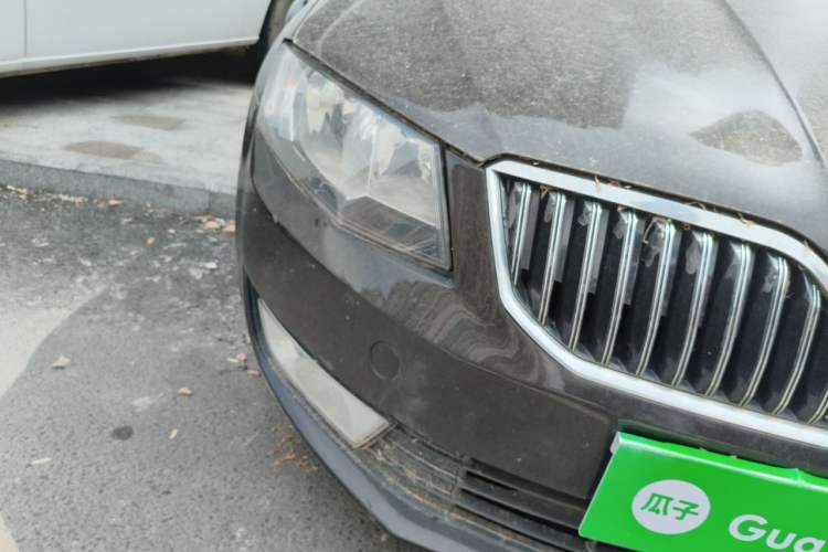 Used Skoda Octavia 2016 1.6L Manual Trend Edition Right Front Headlight