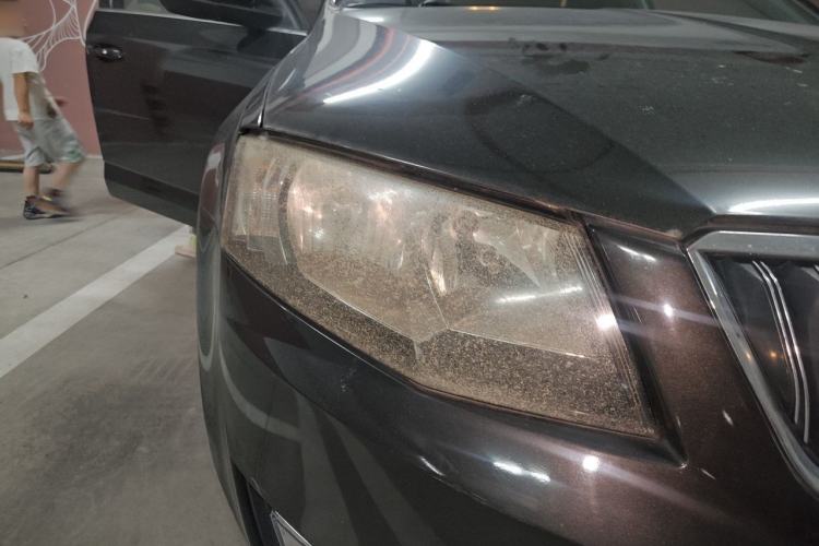 Used Skoda Octavia 2016 1.6L Automatic Chuanxing Edition Right Front Headlight