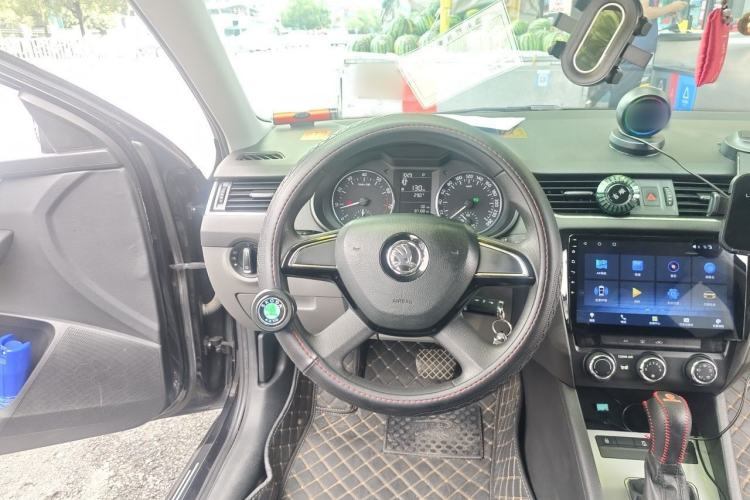 Used Skoda Octavia 2016 1.6L Automatic Chuanxing Edition Steering Wheel
