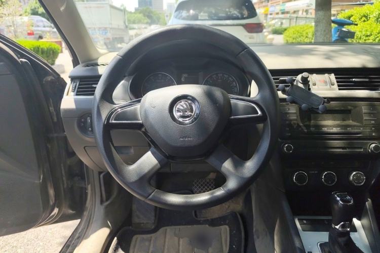 Used Skoda Octavia 2016 1.6L Automatic Chuanxing Edition Steering Wheel