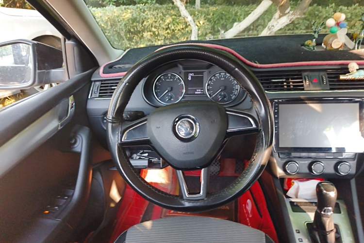Used Skoda Octavia 2016 1.6L Automatic Chuanxing Edition Steering Wheel