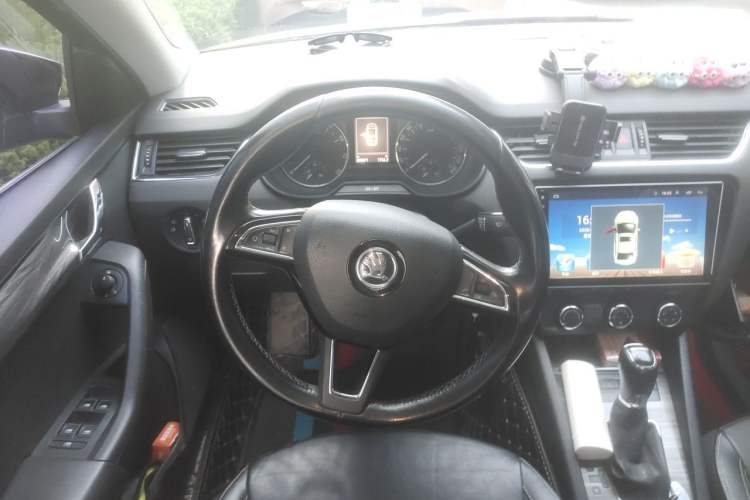 Used Skoda Octavia 2016 1.6L Automatic Chuanxing Edition Steering Wheel