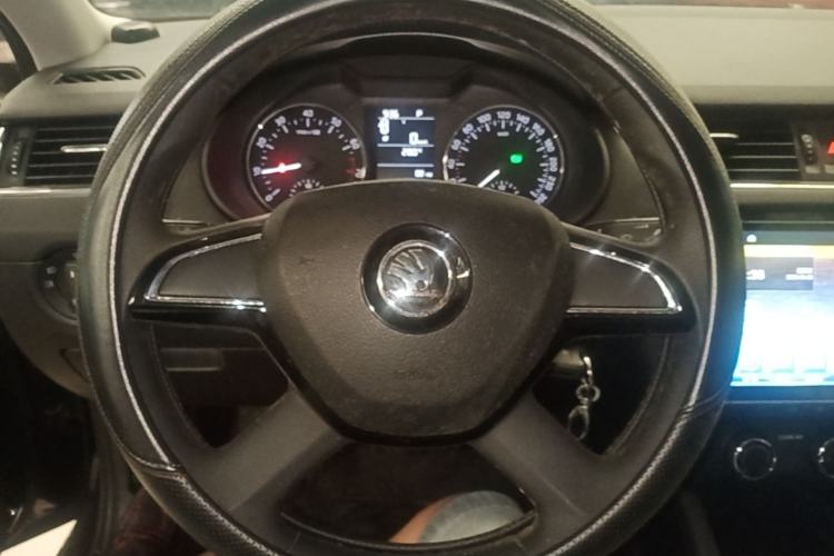 Used Skoda Octavia 2016 1.6L Automatic Chuanxing Edition Steering Wheel