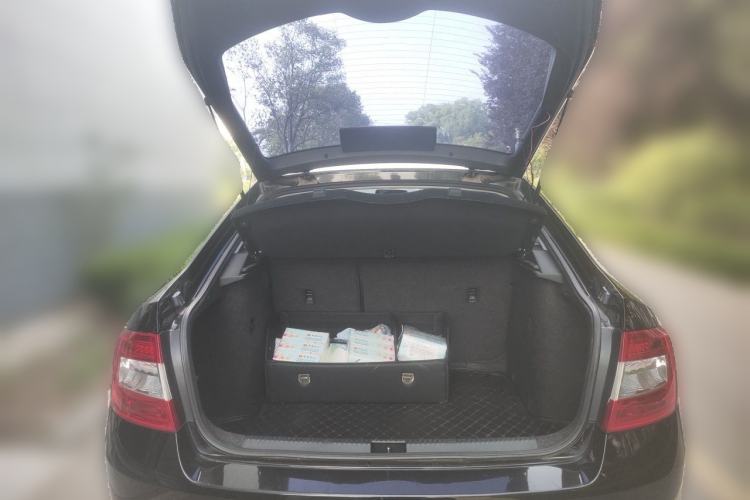 Used Skoda Octavia 2016 1.6L Automatic Chuanxing Edition Trunk