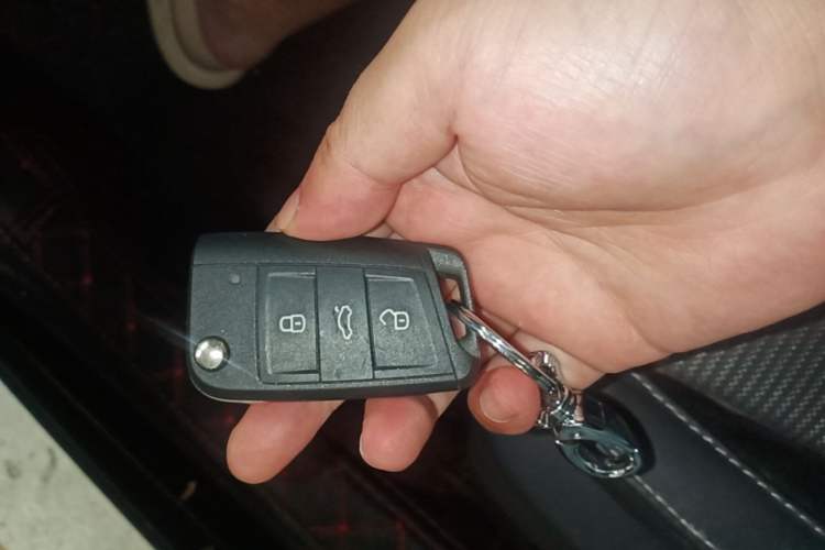 Used Skoda Octavia 2016 1.6L Automatic Chuanxing Edition Vehicle Key