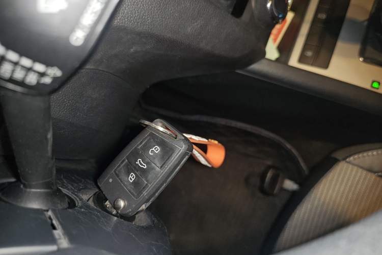 Used Skoda Octavia 2016 1.6L Automatic Chuanxing Edition Vehicle Key
