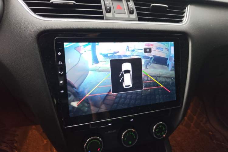 Used Skoda Octavia 2016 1.6L Automatic Smart Drive Edition Audio And AC Panel