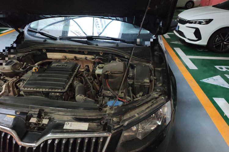 Used Skoda Octavia 2016 1.6L Manual Smart Drive Version Engine Bay Left