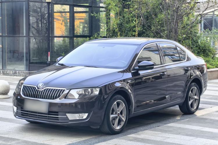 Used Skoda Octavia 2016 1.6L Manual Smart Drive Version Exterior 2
