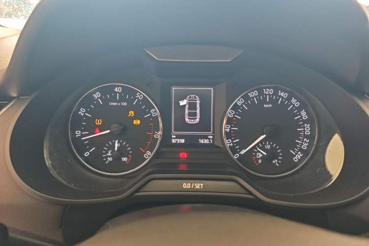 Used Skoda Octavia 2016 1.6L Manual Smart Drive Version Instrument Cluster