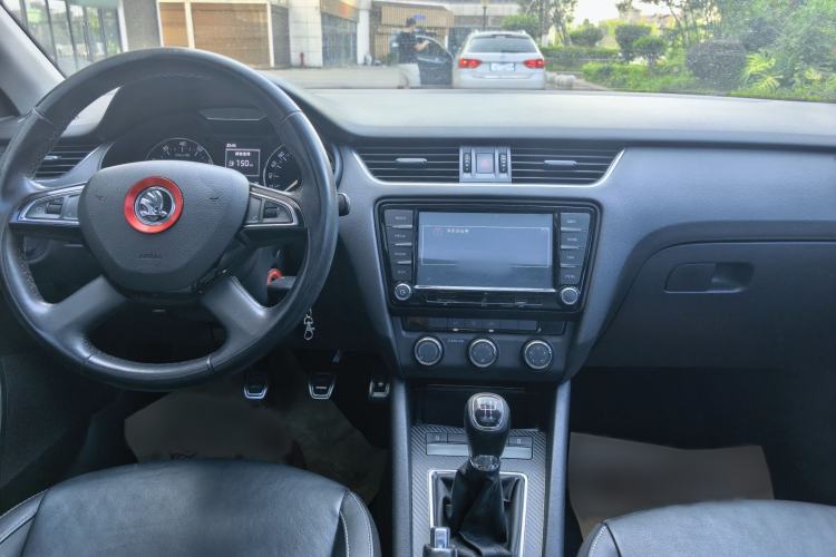 Used Skoda Octavia 2016 1.6L Manual Smart Drive Version Interior 11