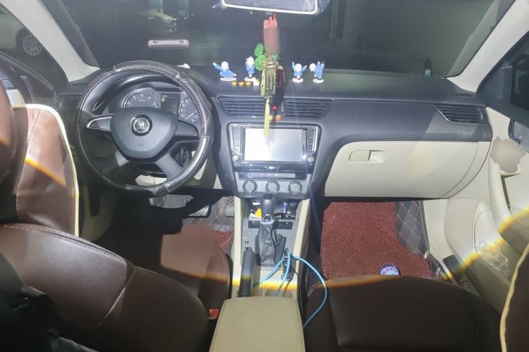 Used Skoda Octavia 2016 1.6L Automatic Chuanxing Edition Interior 2