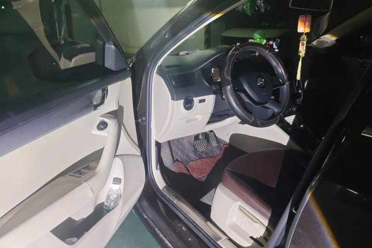 Used Skoda Octavia 2016 1.6L Automatic Chuanxing Edition Interior 3