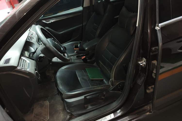 Used Skoda Octavia 2016 1.6L Manual Smart Drive Version Left Front Seat