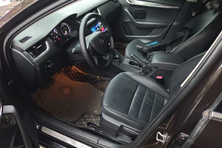 Used Skoda Octavia 2016 1.6L Automatic Smart Drive Edition Left Front Seat