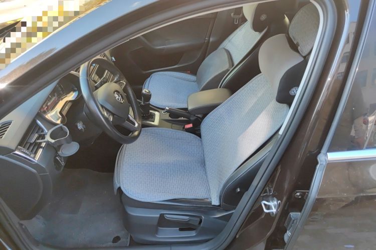 Used Skoda Octavia 2016 1.6L Manual Smart Drive Version Left Front Seat