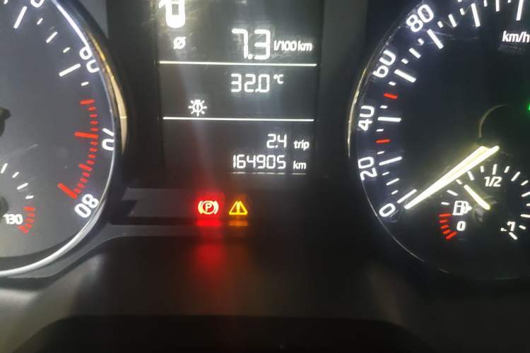 Used Skoda Octavia 2016 1.6L Automatic Chuanxing Edition Odometer Close Up
