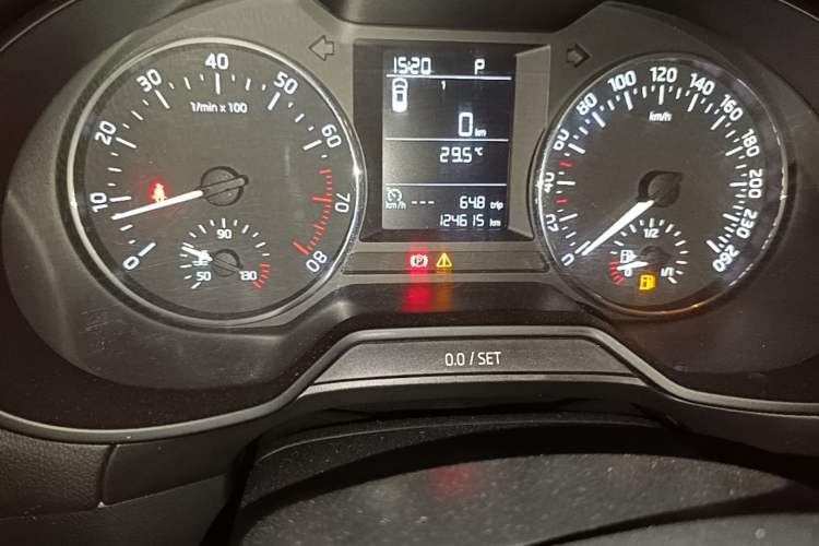 Used Skoda Octavia 2016 1.6L Automatic Chuanxing Edition Odometer Close Up