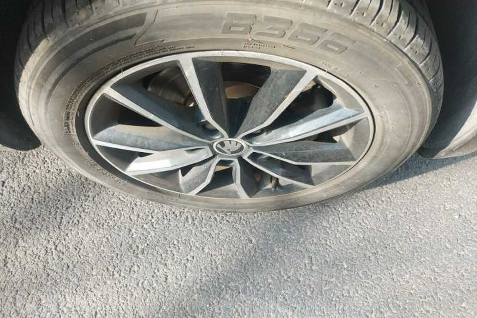 Used Skoda Octavia 2016 TSI280 DSG Smart Drive Edition Right Front Wheel Hub