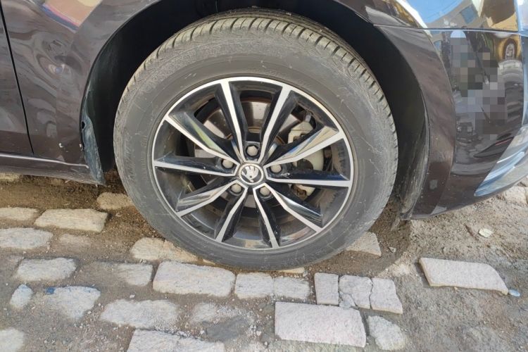 Used Skoda Octavia 2016 1.6L Manual Smart Drive Version Right Front Wheel Hub