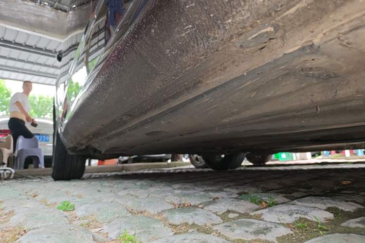 Used Skoda Octavia 2016 1.6L Automatic Smart Drive Edition Right Side Sill
