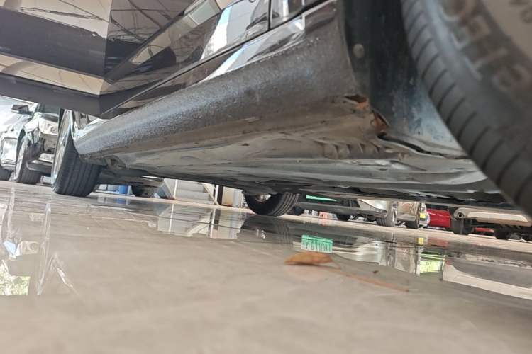 Used Skoda Octavia 2016 1.6L Manual Smart Drive Version Right Side Sill