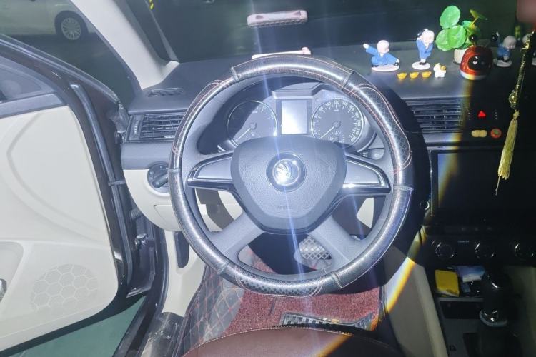 Used Skoda Octavia 2016 1.6L Automatic Chuanxing Edition Steering Wheel
