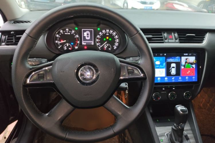 Used Skoda Octavia 2016 1.6L Automatic Smart Drive Edition Steering Wheel