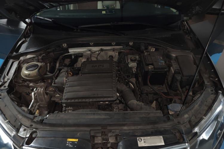 Used Skoda Octavia 2016 1.6L Automatic Chuanxing Edition Engine Bay