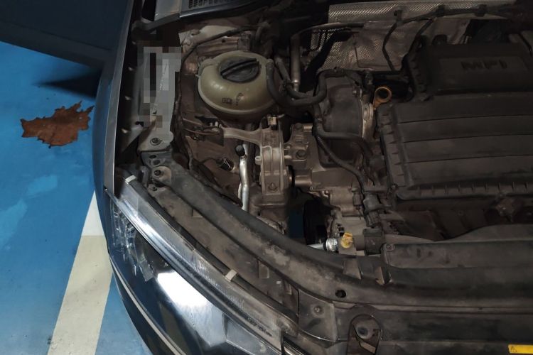 Used Skoda Octavia 2016 1.6L Automatic Chuanxing Edition Engine Bay Right
